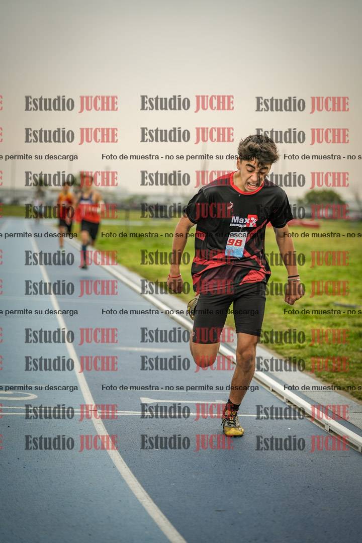Fotos de los 600 m llanos de varones - U16