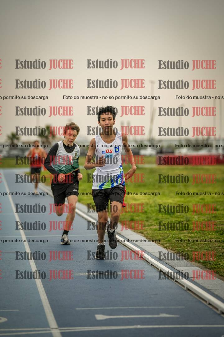 Fotos de los 600 m llanos de varones - U16