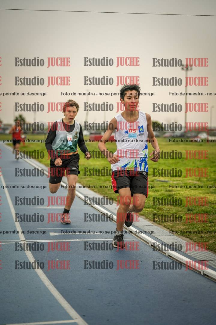 Fotos de los 600 m llanos de varones - U16