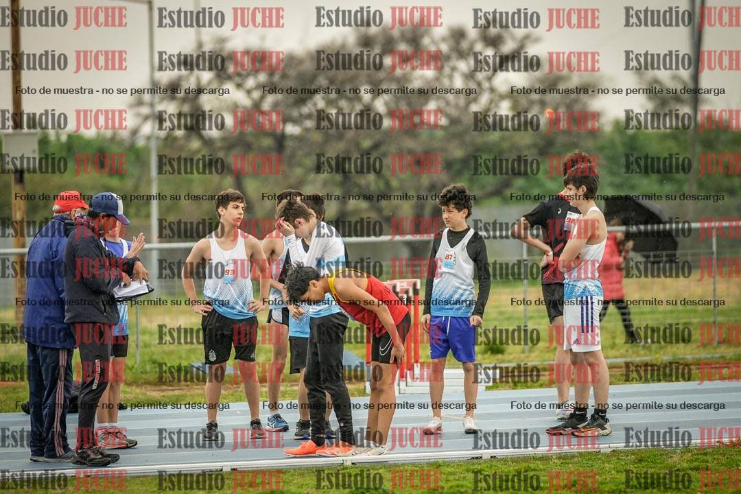 Fotos de los 600 m llanos de varones - U16