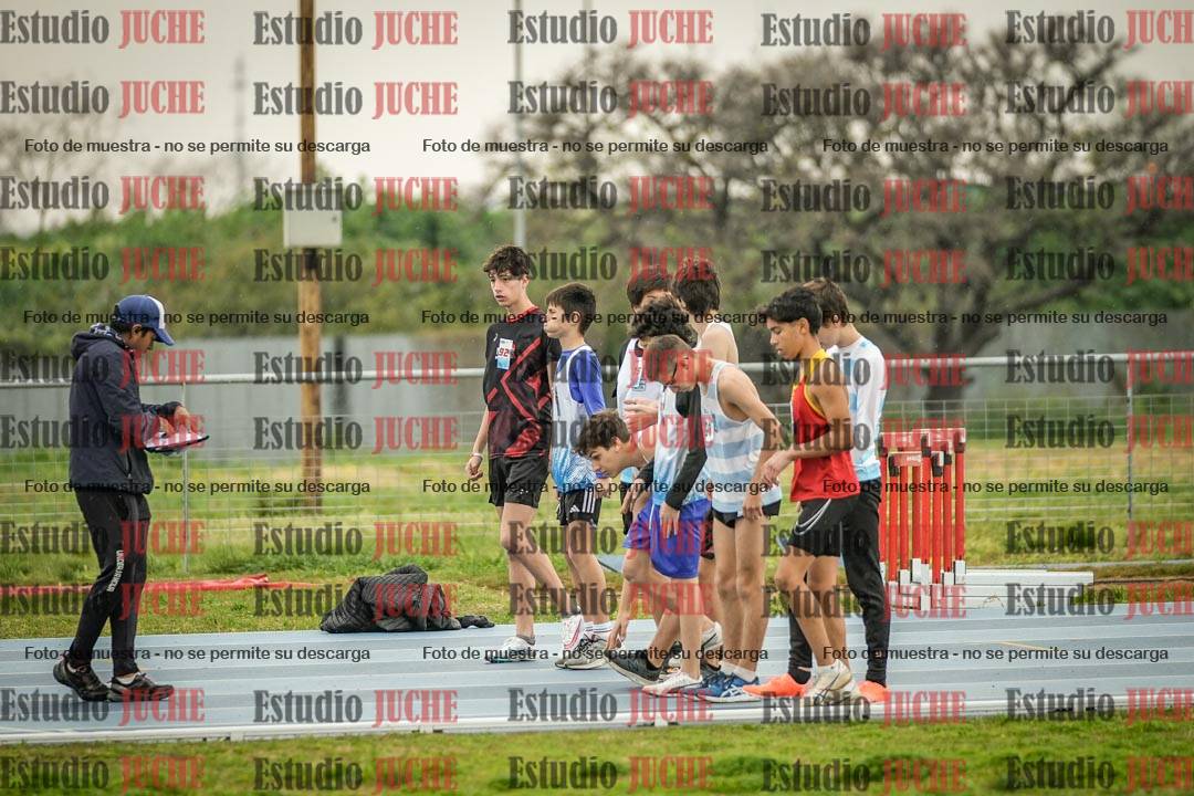 Fotos de los 600 m llanos de varones - U16