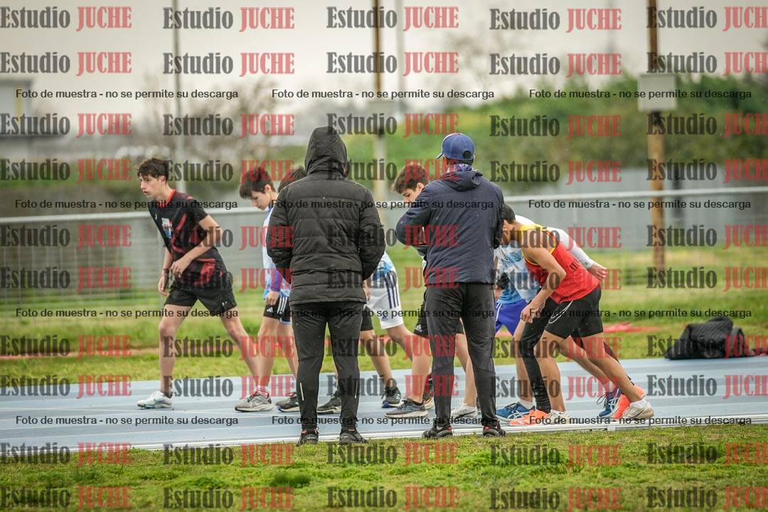 Fotos de los 600 m llanos de varones - U16
