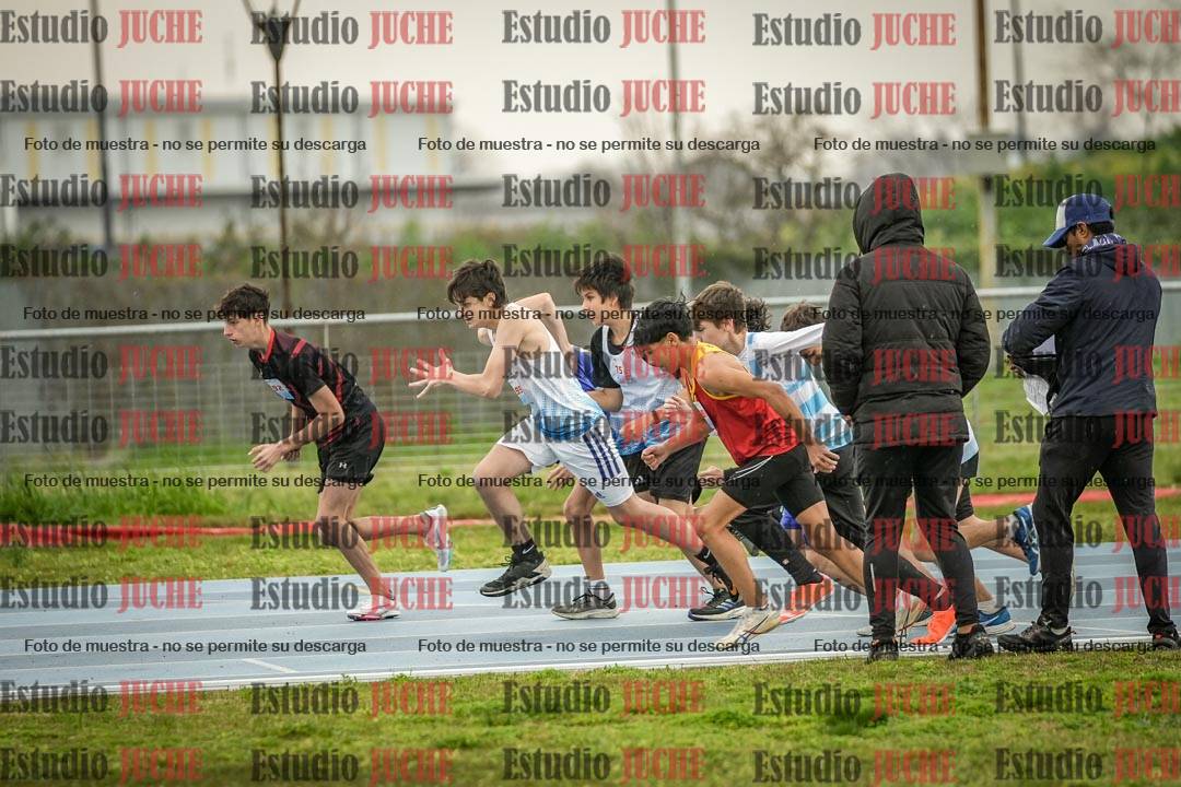 Fotos de los 600 m llanos de varones - U16