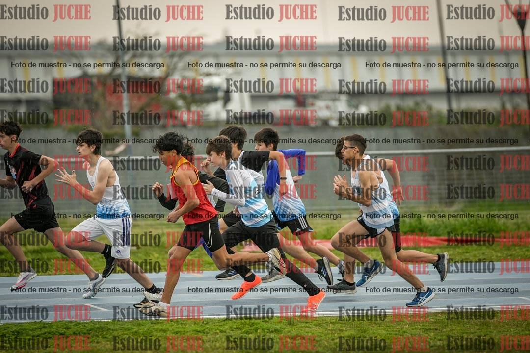 Fotos de los 600 m llanos de varones - U16