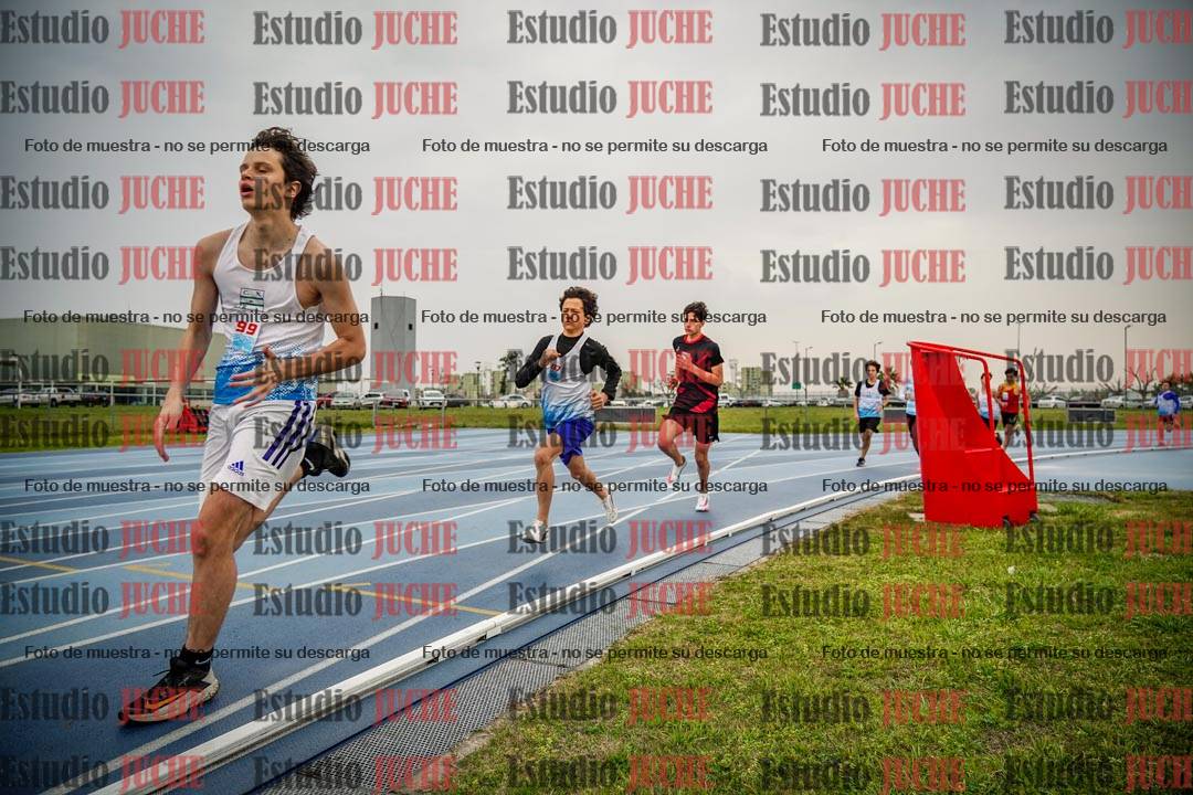 Fotos de los 600 m llanos de varones - U16