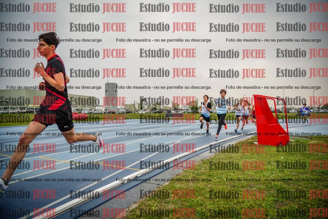 Fotos de los 600 m llanos de varones - U16