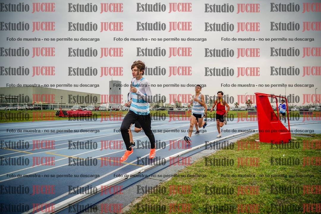 Fotos de los 600 m llanos de varones - U16