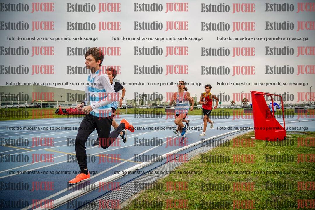 Fotos de los 600 m llanos de varones - U16