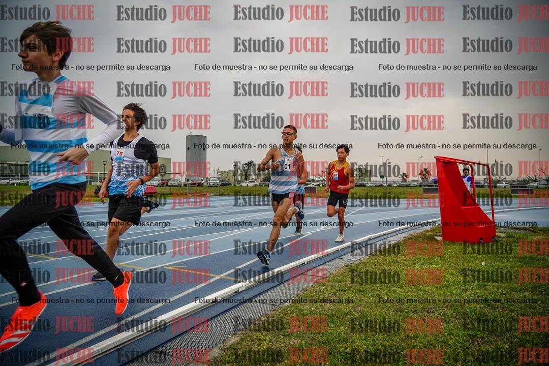 Fotos de los 600 m llanos de varones - U16