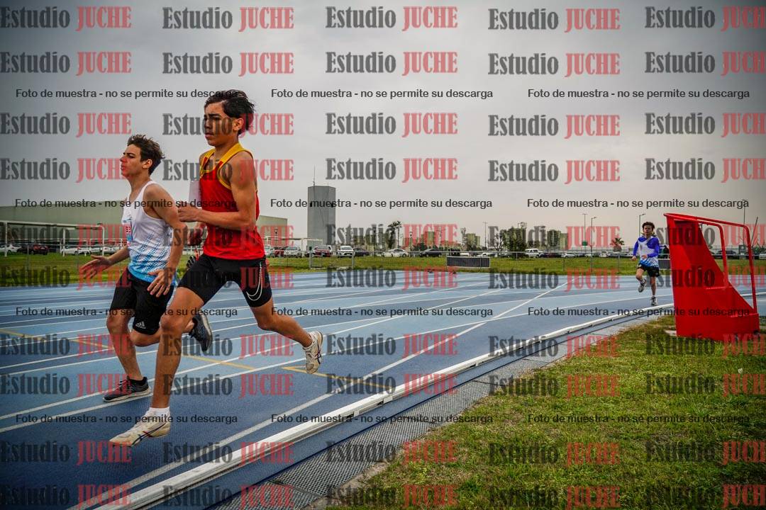 Fotos de los 600 m llanos de varones - U16