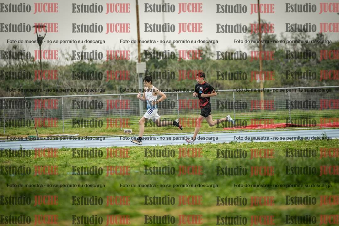 Fotos de los 600 m llanos de varones - U16
