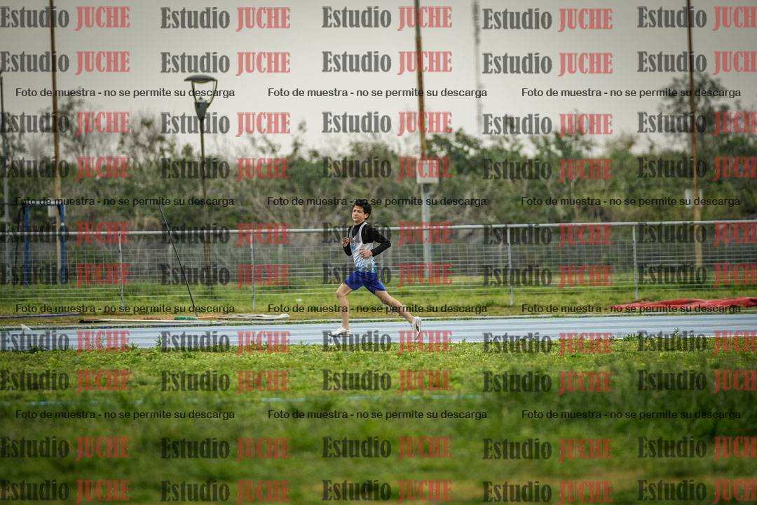 Fotos de los 600 m llanos de varones - U16