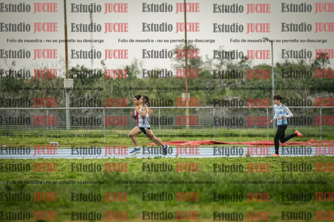 Fotos de los 600 m llanos de varones - U16