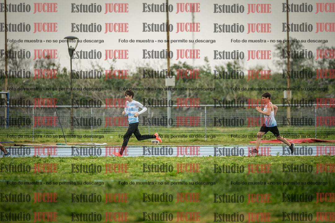 Fotos de los 600 m llanos de varones - U16