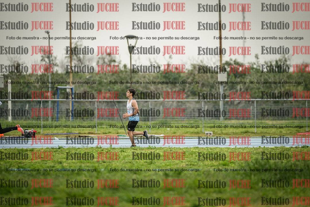 Fotos de los 600 m llanos de varones - U16