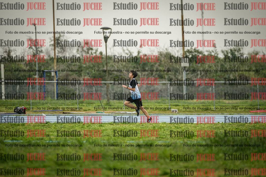 Fotos de los 600 m llanos de varones - U16