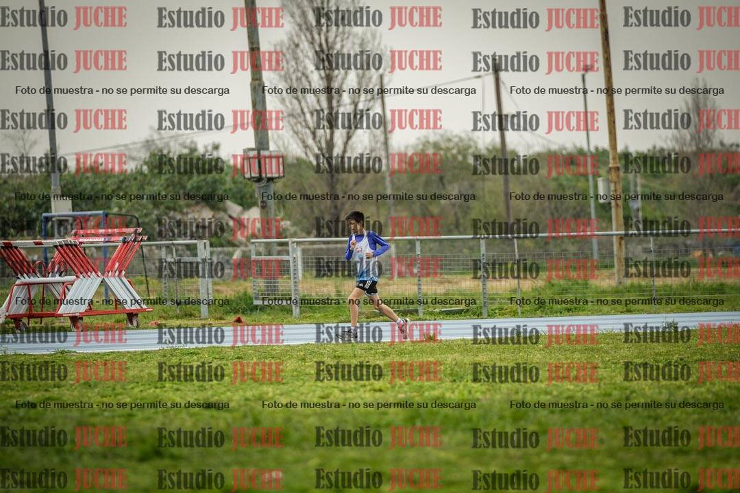 Fotos de los 600 m llanos de varones - U16