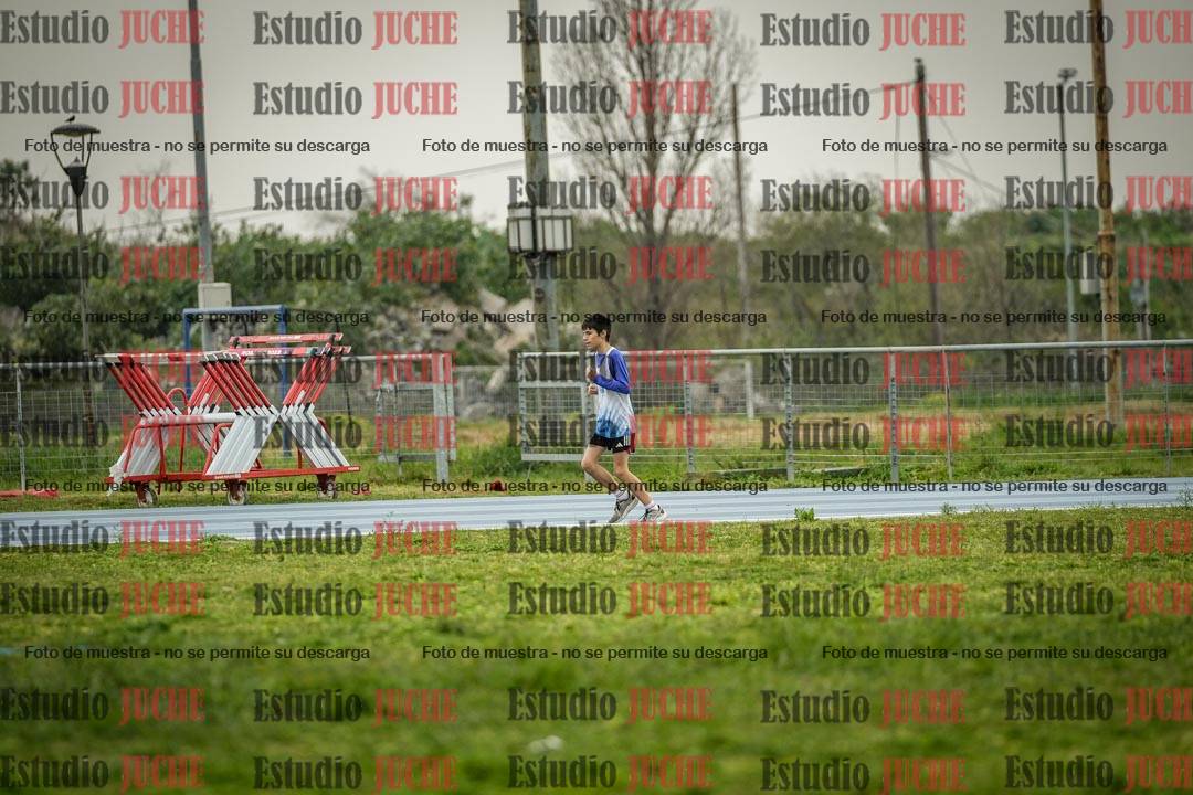 Fotos de los 600 m llanos de varones - U16