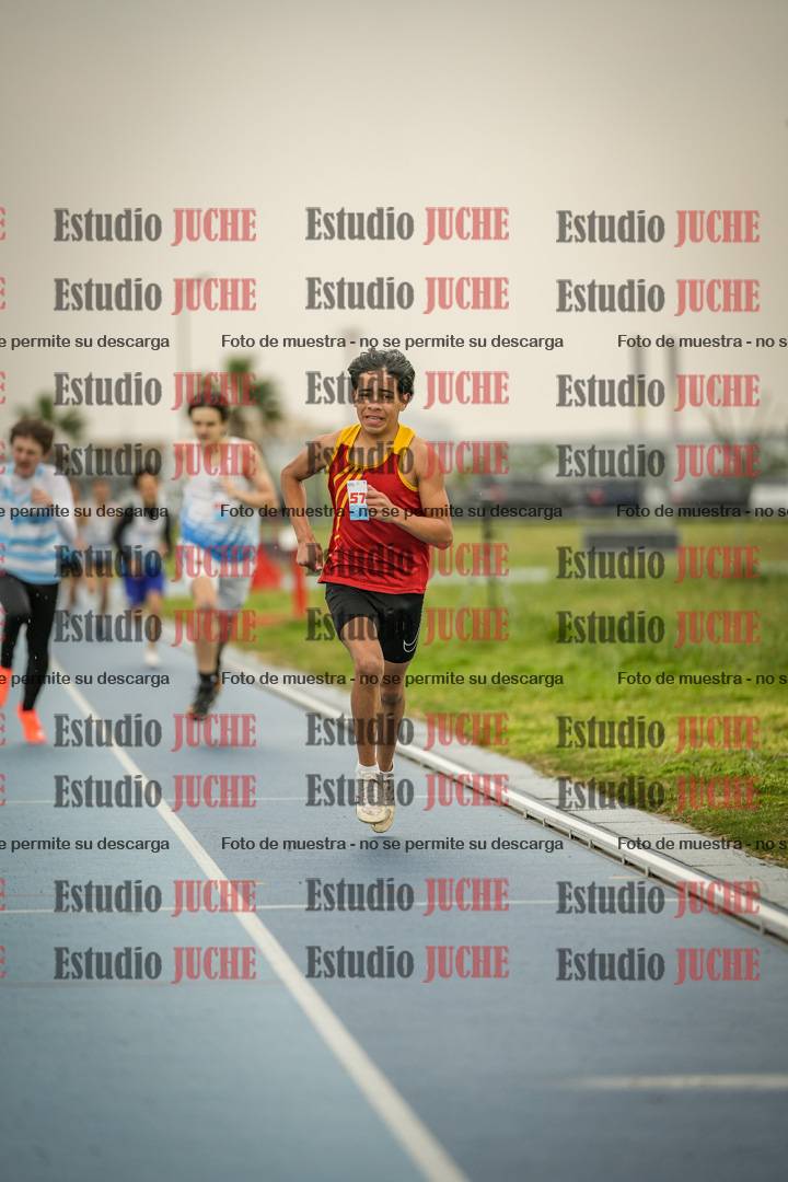 Fotos de los 600 m llanos de varones - U16