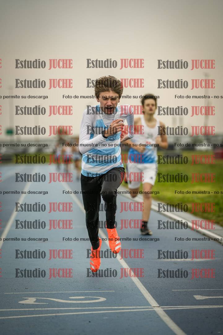 Fotos de los 600 m llanos de varones - U16