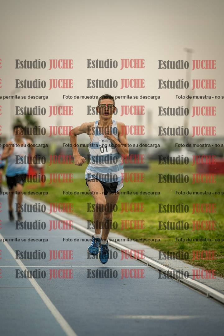Fotos de los 600 m llanos de varones - U16
