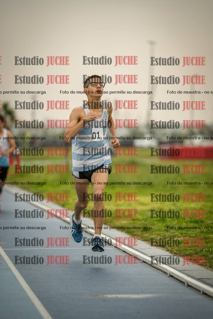 Fotos de los 600 m llanos de varones - U16