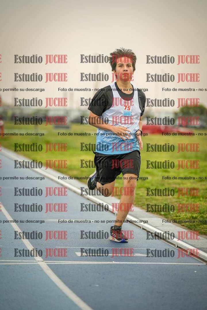 Fotos de los 600 m llanos de varones - U16