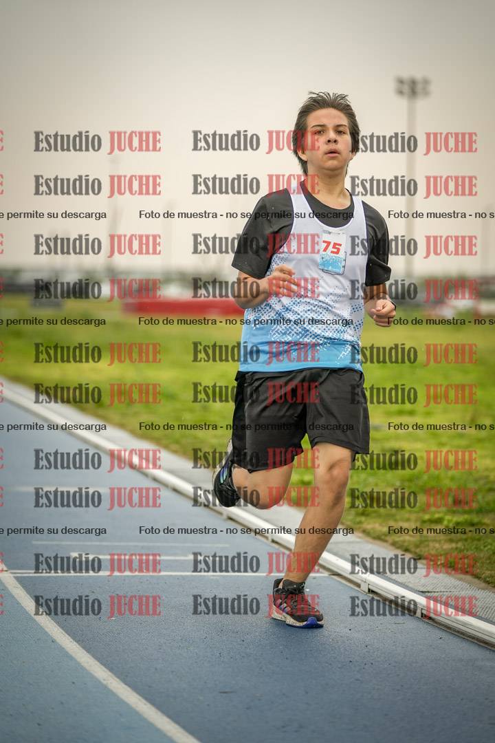 Fotos de los 600 m llanos de varones - U16