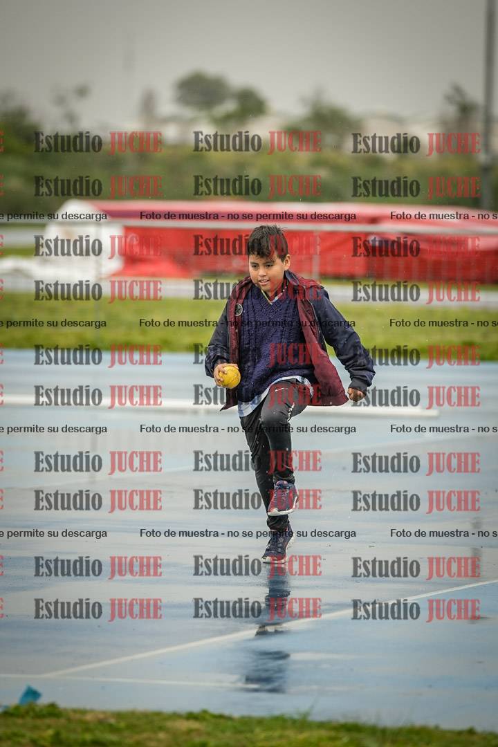 Fotos del lanzamiento de pelotita de varones - U12