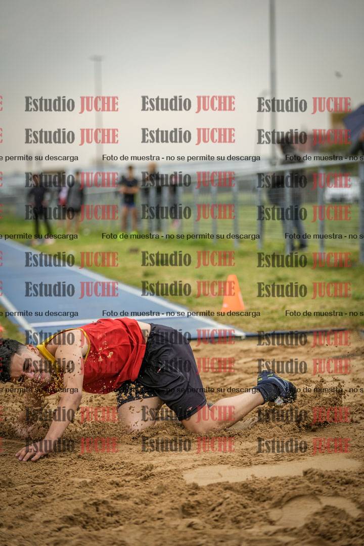 Fotos del salto en largo de varones - ambas categorías
