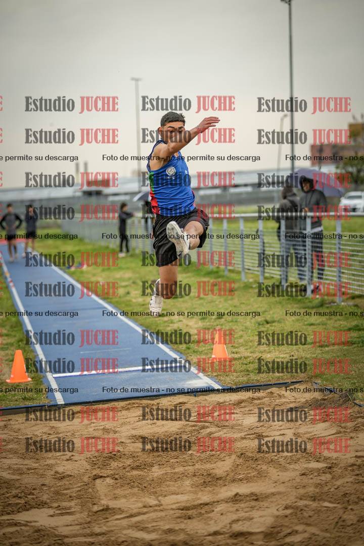 Fotos del salto en largo de varones - ambas categorías