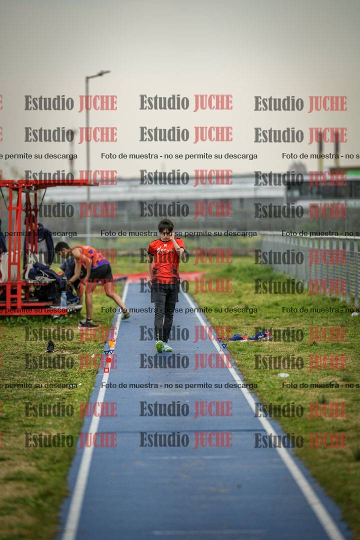 Fotos del salto en largo de varones - ambas categorías