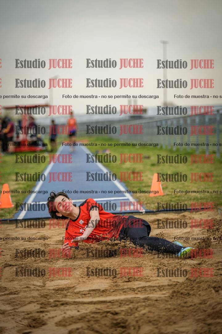 Fotos del salto en largo de varones - ambas categorías