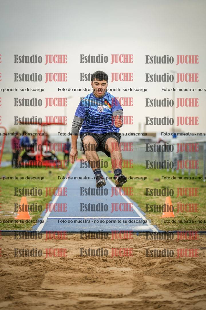 Fotos del salto en largo de varones - ambas categorías