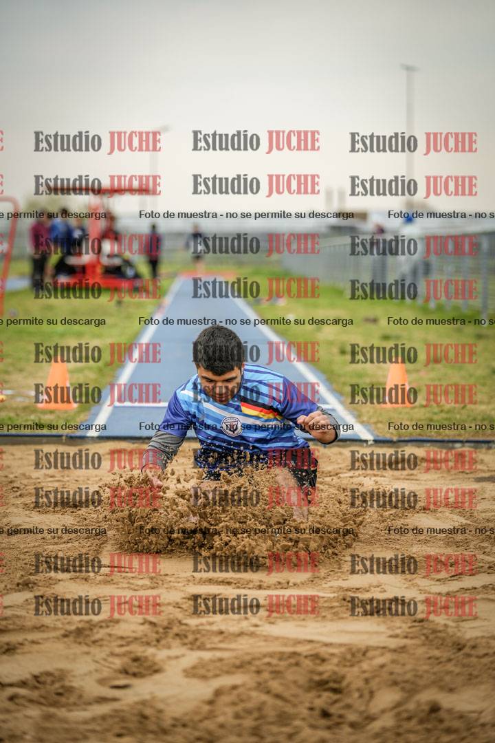 Fotos del salto en largo de varones - ambas categorías