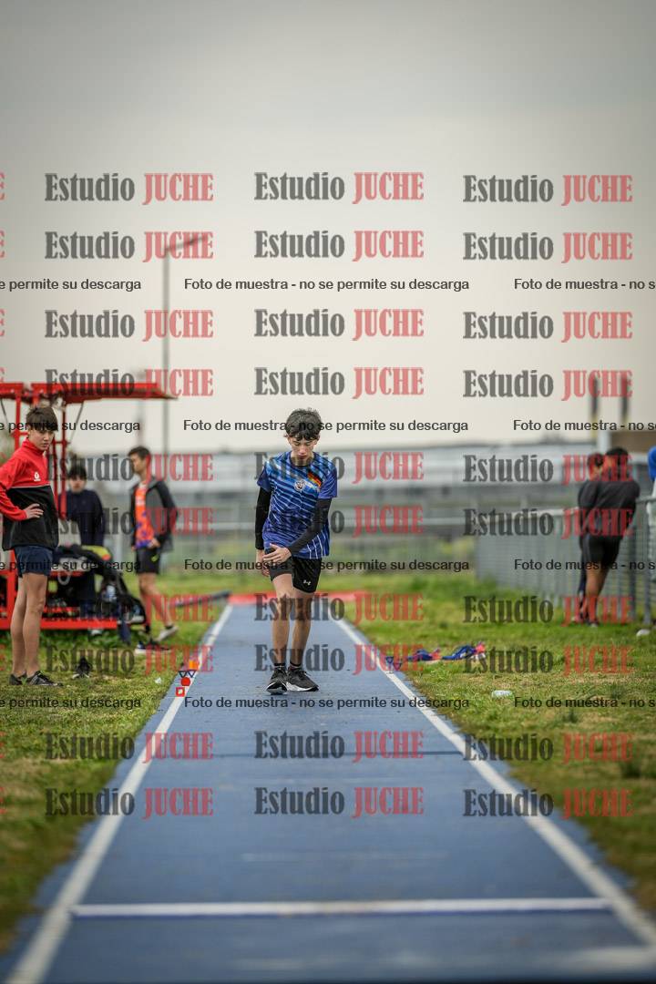 Fotos del salto en largo de varones - ambas categorías