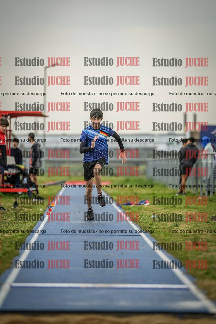 Fotos del salto en largo de varones - ambas categorías