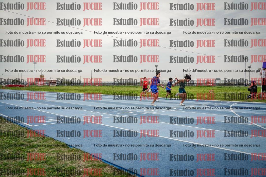 Fotos de los 80 m llanos de varones