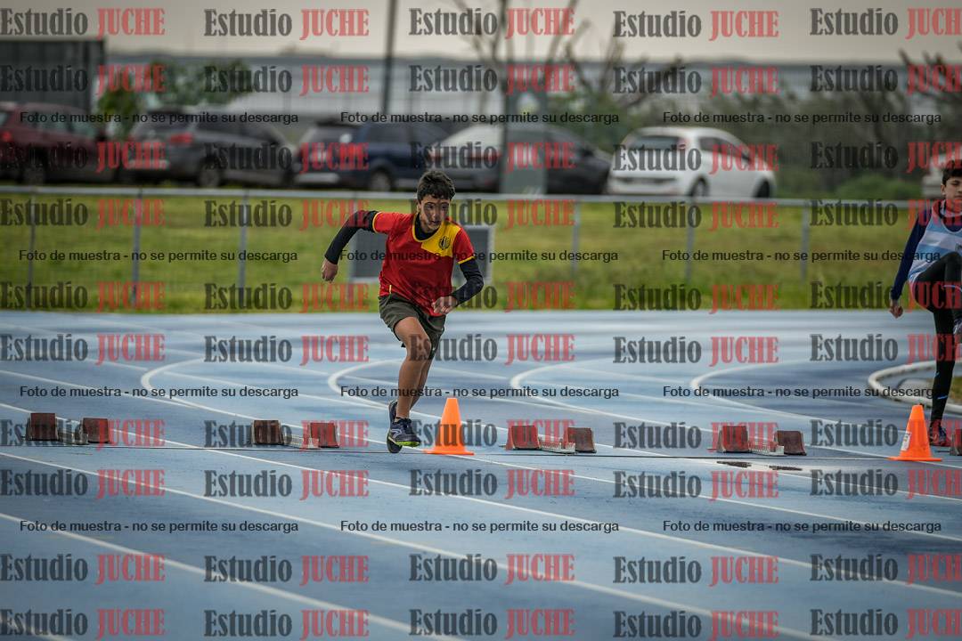 Fotos de los 80 m llanos de varones