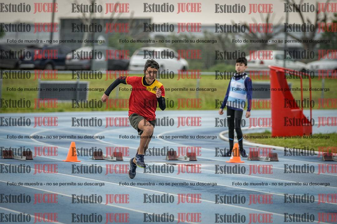 Fotos de los 80 m llanos de varones