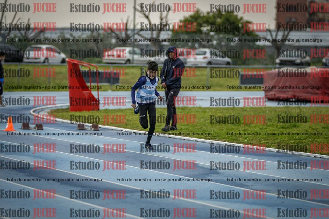 Fotos de los 80 m llanos de varones