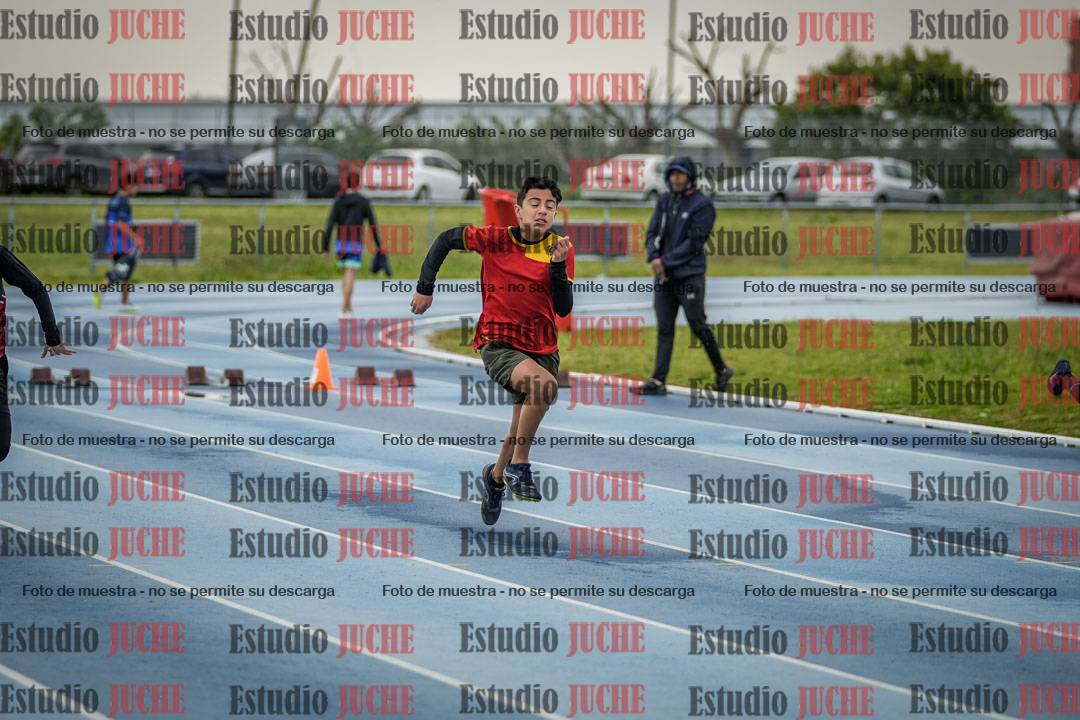 Fotos de los 80 m llanos de varones