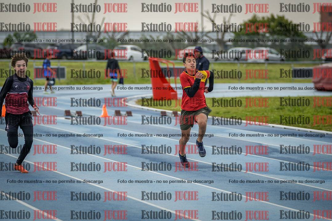 Fotos de los 80 m llanos de varones