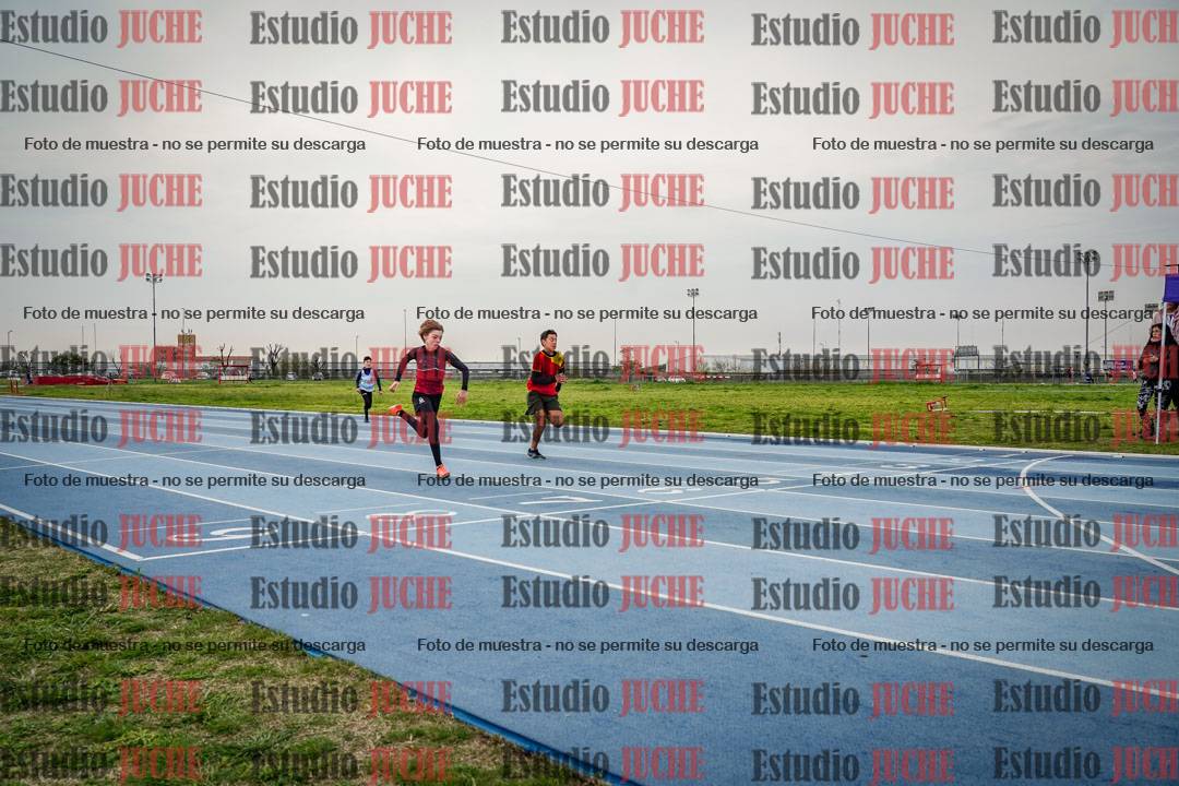 Fotos de los 80 m llanos de varones