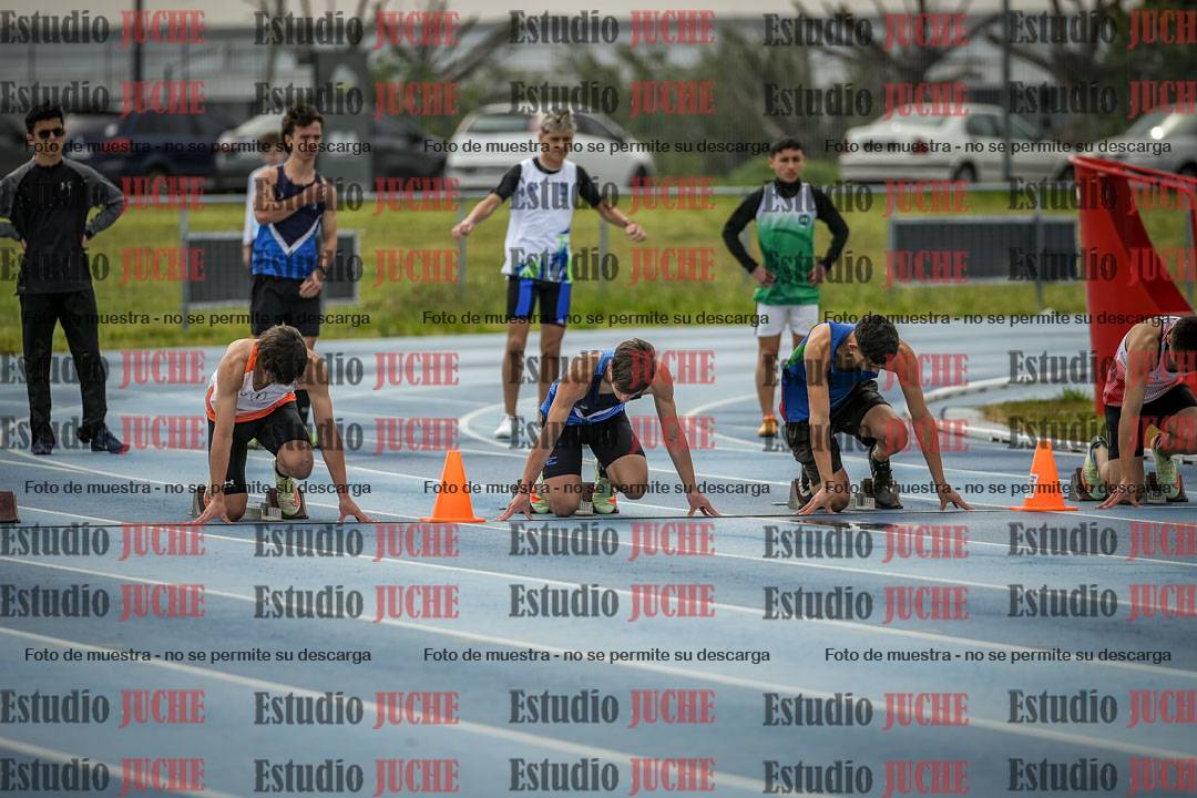 Fotos de los 80 m llanos de varones