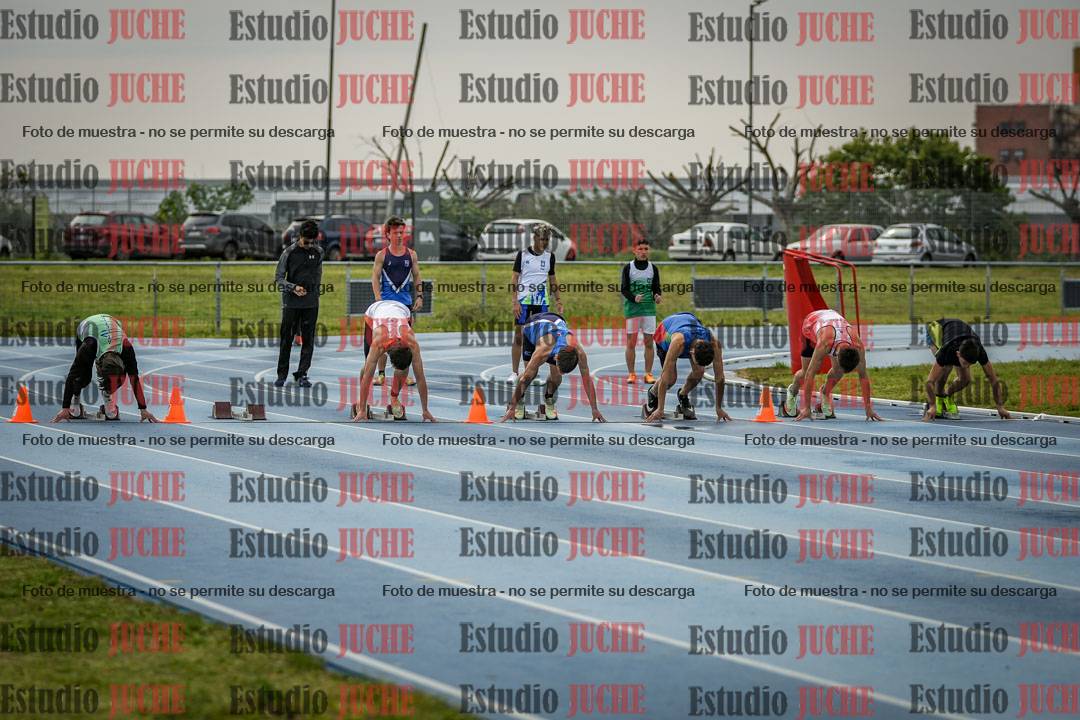 Fotos de los 80 m llanos de varones