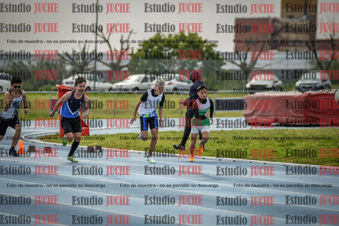 Fotos de los 80 m llanos de varones