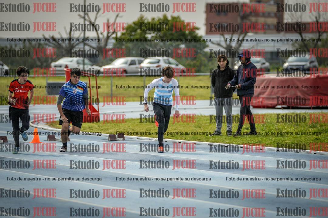 Fotos de los 80 m llanos de varones