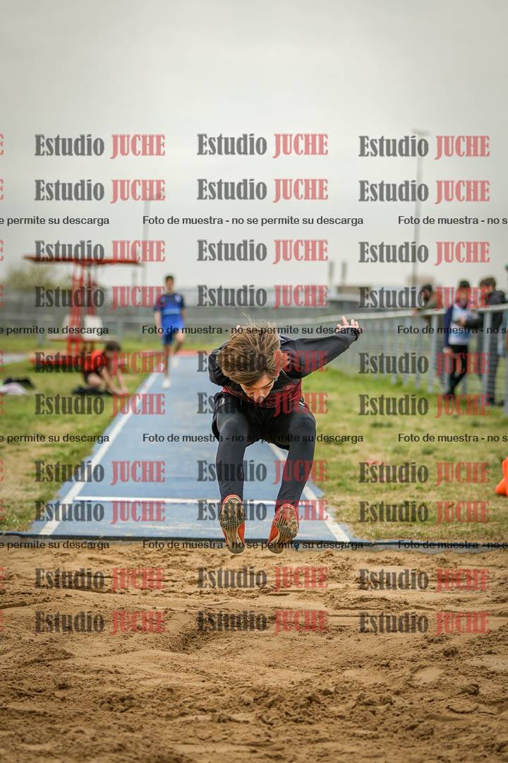 Fotos del salto en largo de varones - ambas categorías