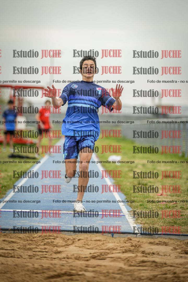 Fotos del salto en largo de varones - ambas categorías